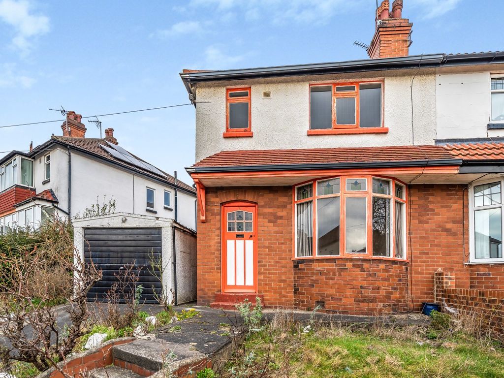 3 bed semidetached house for sale in Trenic Drive, Headingley, Leeds