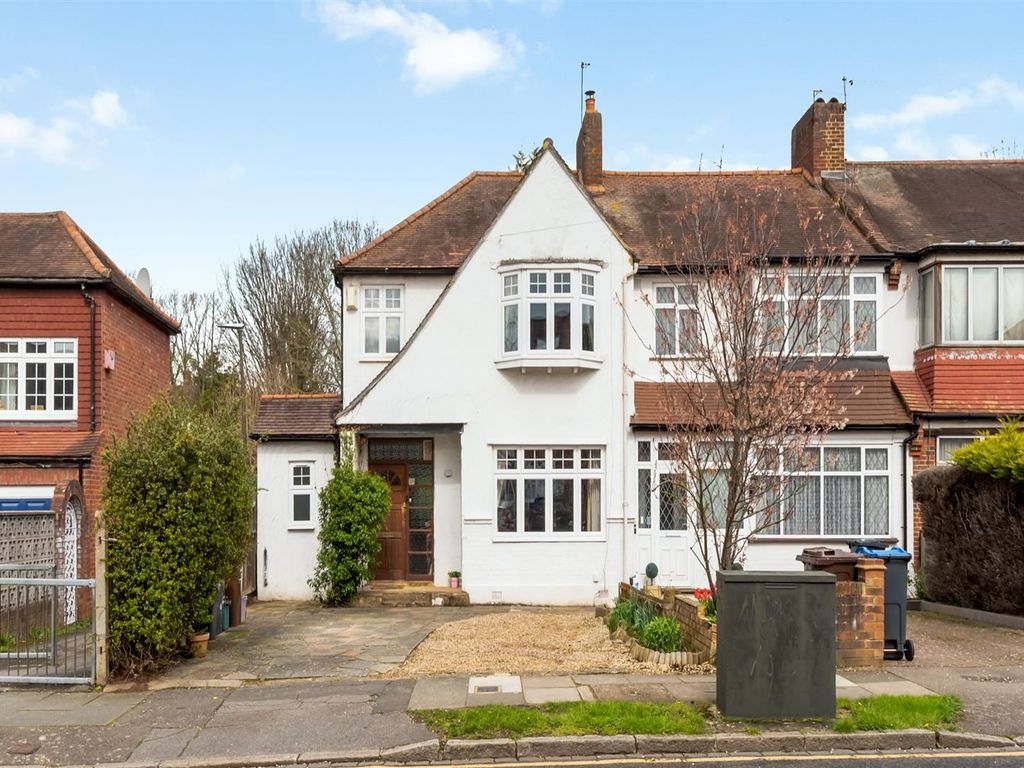 3 bed terraced house for sale in Maycross Avenue, Morden SM4, £725,000