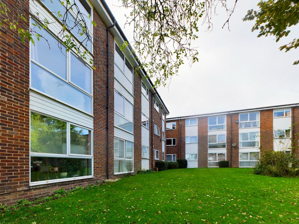 Leaf Grove, London SE27  