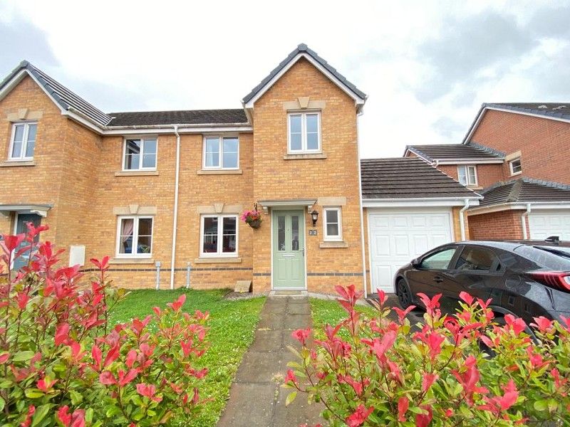 3 bed semidetached house for sale in Clos Pwll Clai, Tondu, Bridgend
