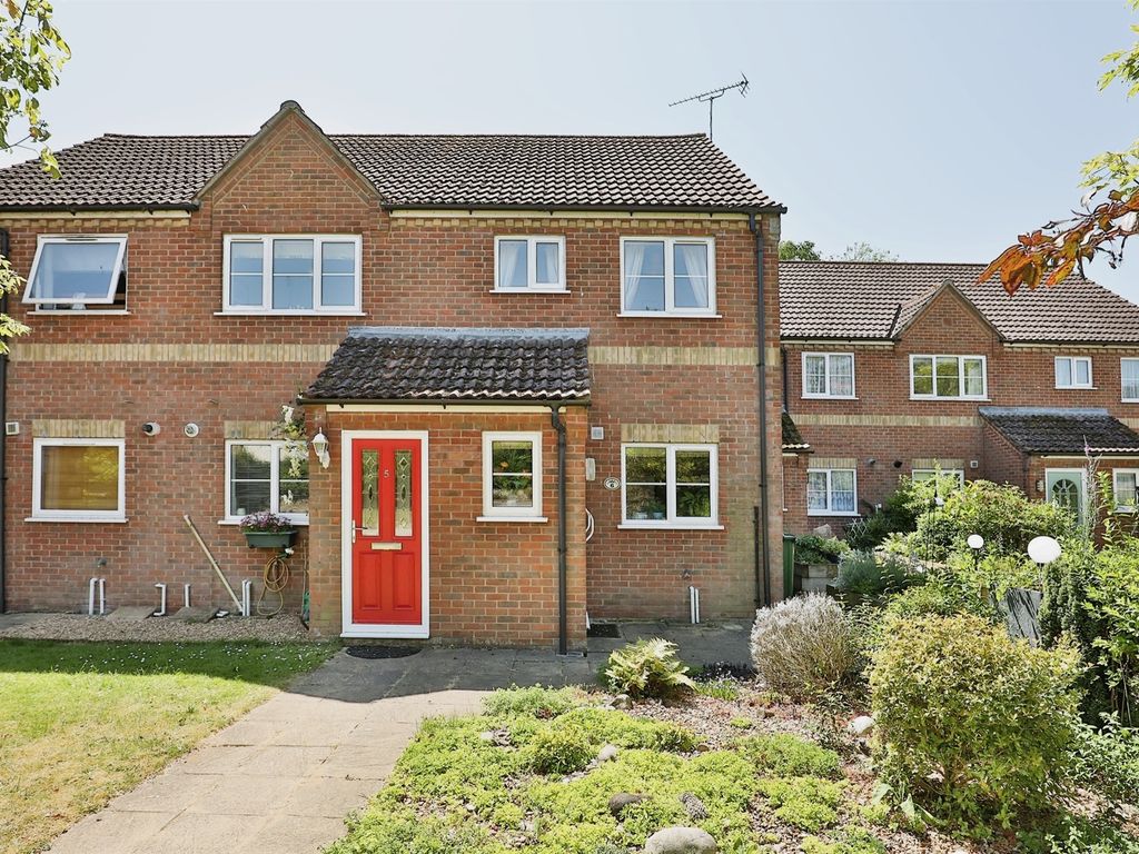 2 bed end terrace house for sale in Woodlands, Hayes Lane, Fakenham
