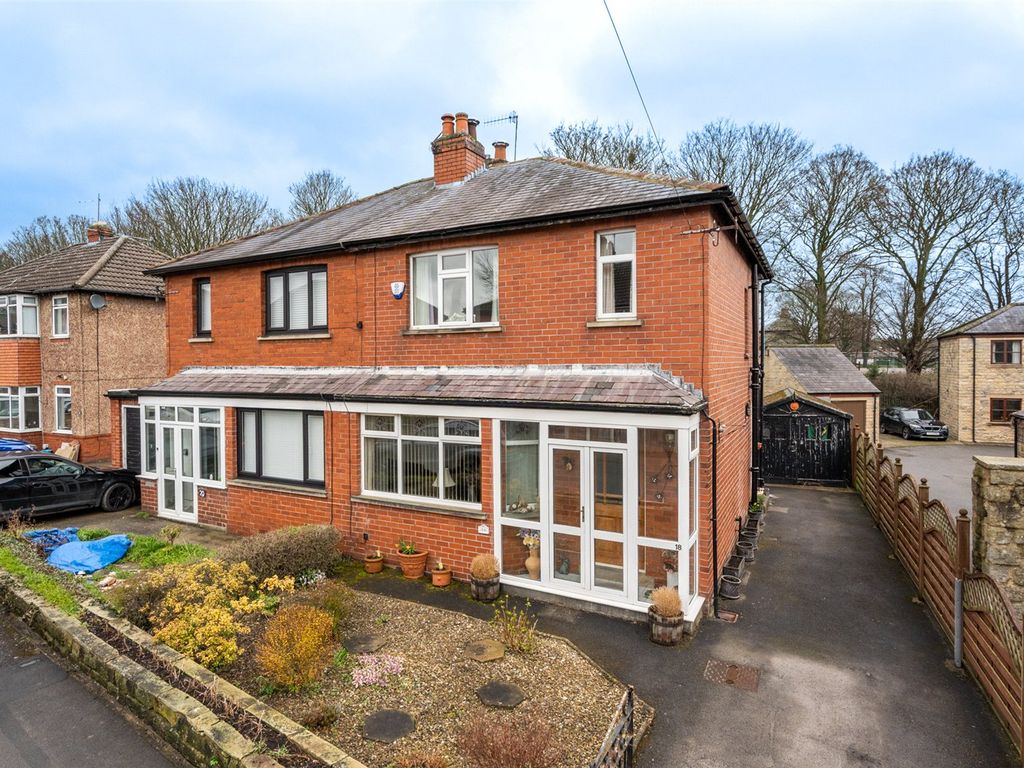 3 bed semidetached house for sale in Oatlands Drive, Otley, West