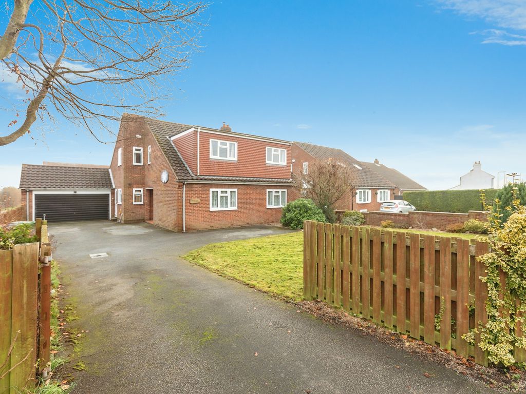 5 bed detached house for sale in Silver Street, Whitley DN14, £420,000