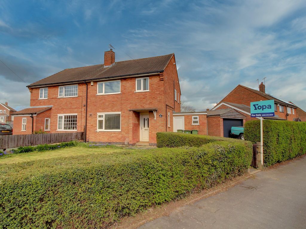 3 bed semidetached house for sale in Valley Drive, Braunstone