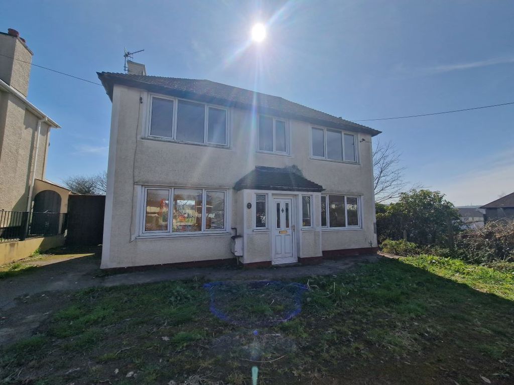 3 bed detached house for sale in 16 Gelligaer Road, Trelewis, Treharris
