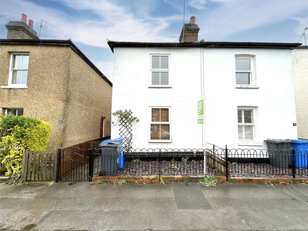 2 bed semidetached house for sale in Risborough Road, Maidenhead