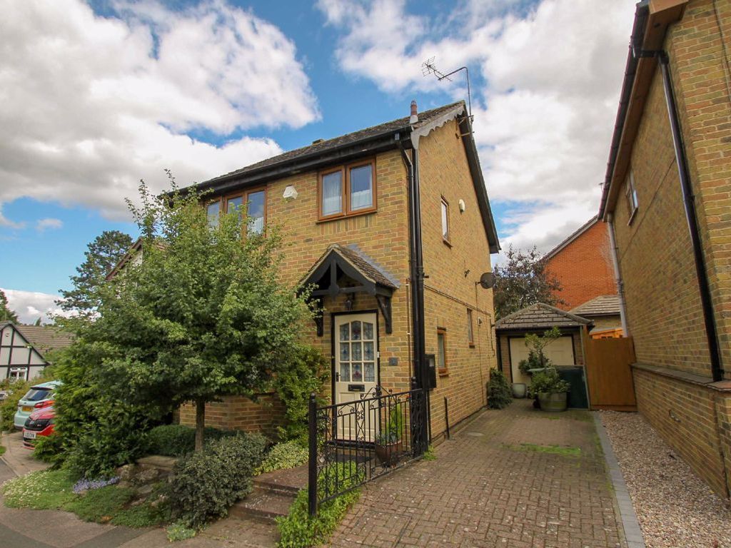 3 bed detached house for sale in Wymington Park, Rushden