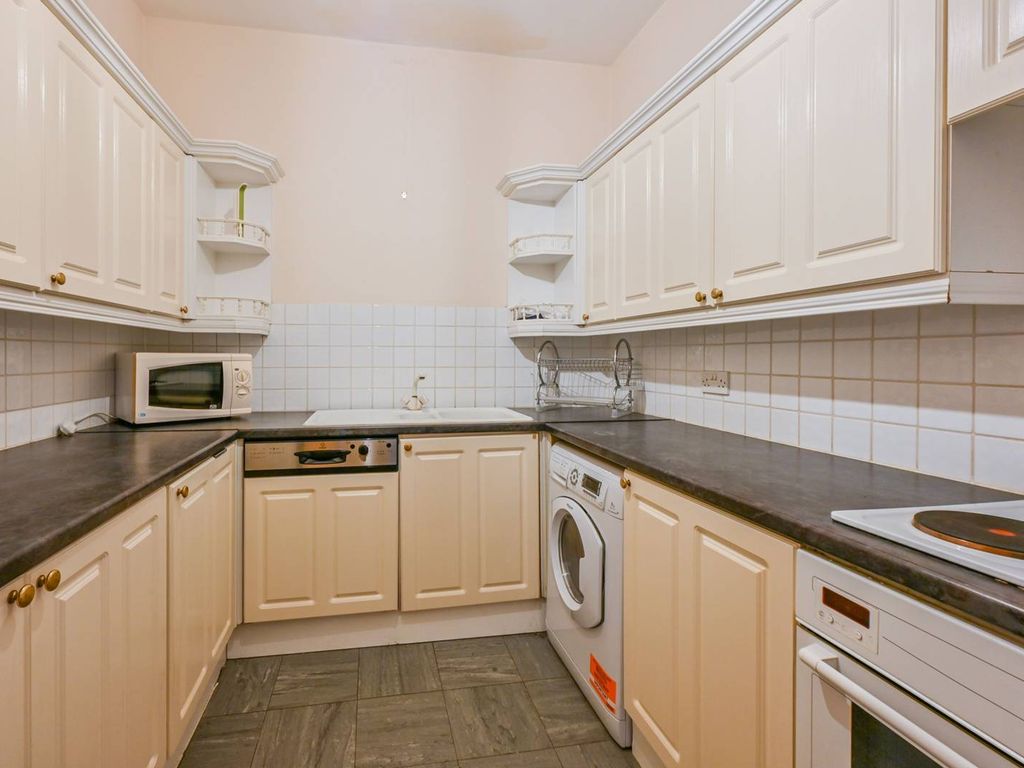 Burrells Wharf Square, Canary Wharf, London E14