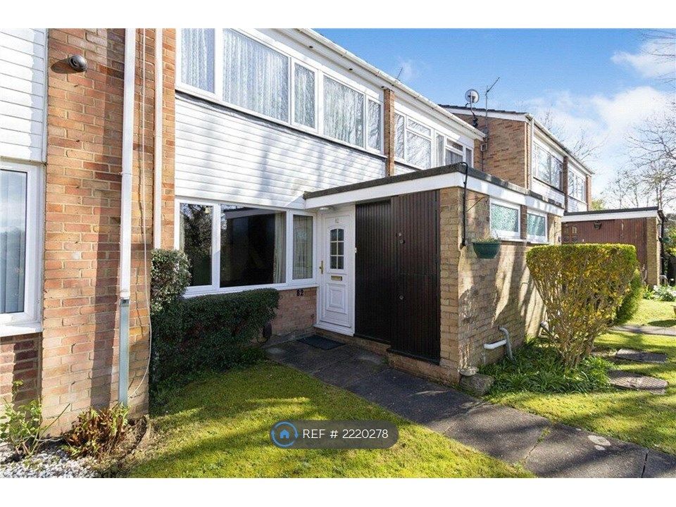 3 bed terraced house to rent in Bardolph Avenue, Croydon CR0, £1,900