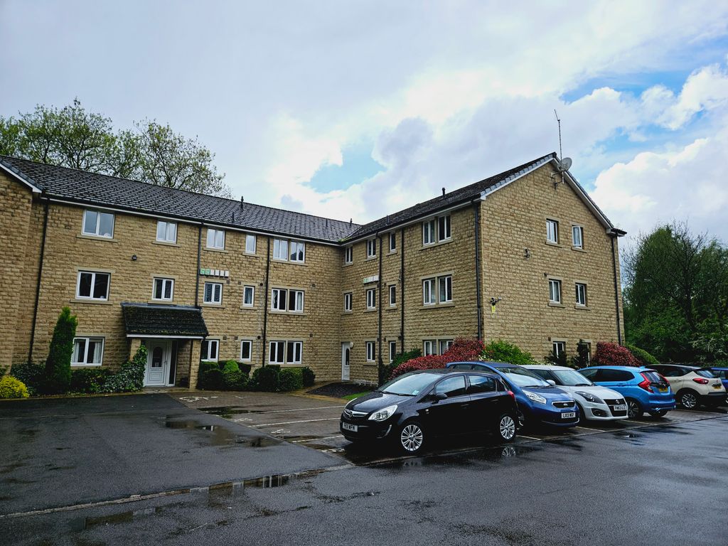 3 bed flat to rent in Kings Mill Lane, Aspley, Huddersfield, West