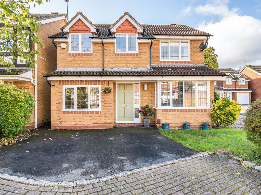 4 bed detached house for sale in West End, Woking, Surrey GU24, £