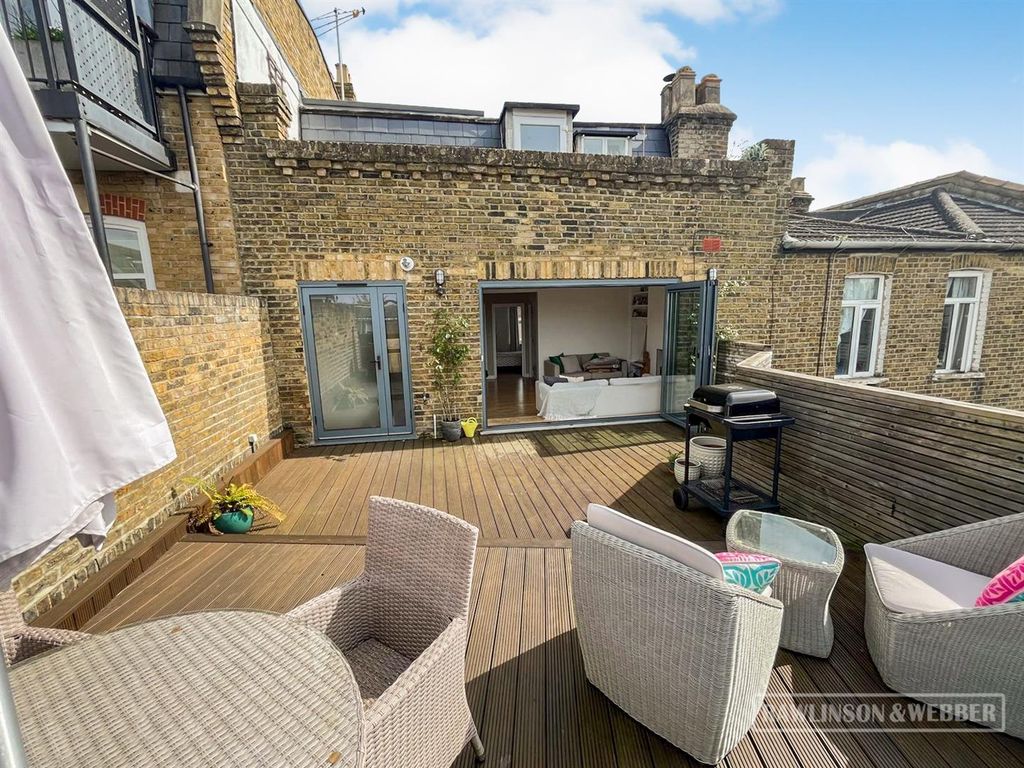 3 bed flat for sale in Bridge Road, East Molesey KT8, £675,000 Zoopla