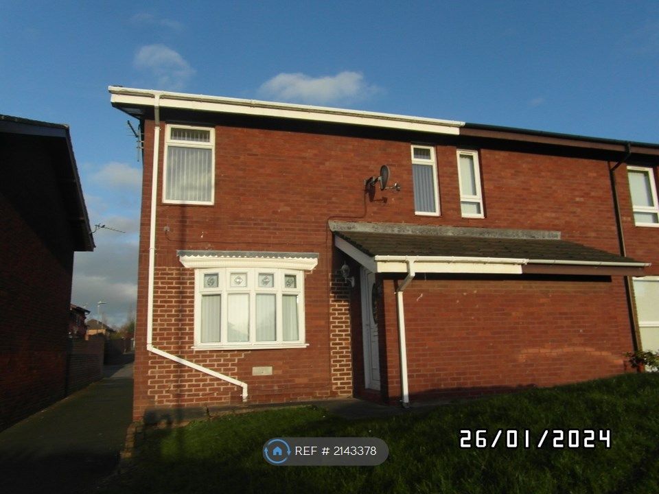 3 bed semidetached house to rent in Milling Court, Gateshead NE8, £800