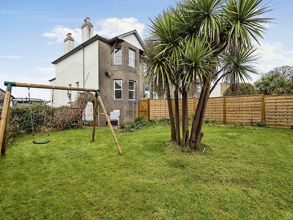 5 bed end terrace house for sale in Vicarage Hill, Kingsteignton