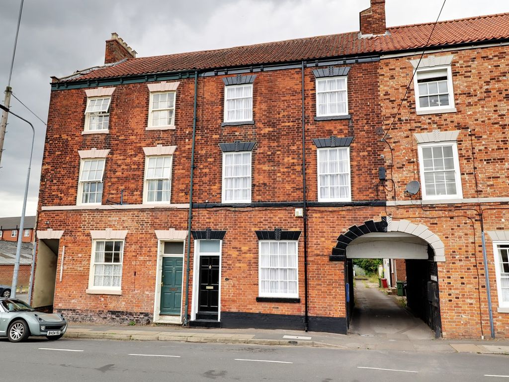 5 bed terraced house for sale in Waterside Road, BartonUponHumber