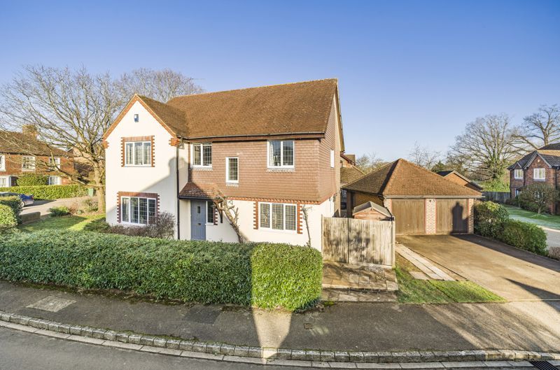 5 bed detached house for sale in Wexfenne Gardens, Pyrford, Woking GU22