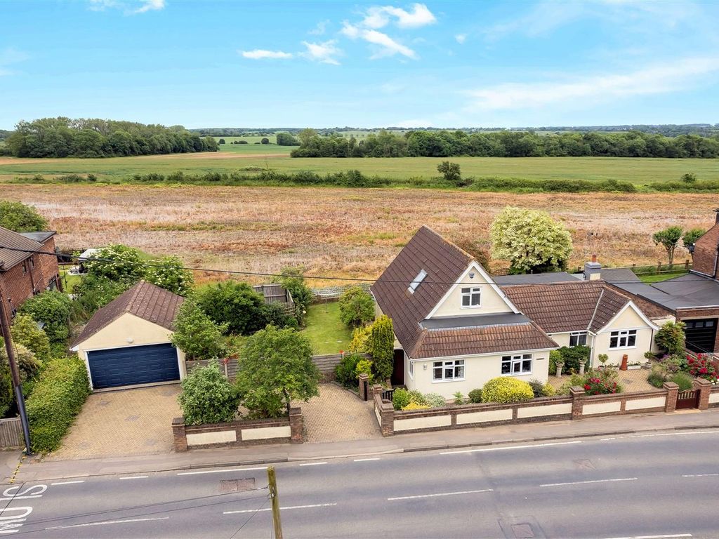 4 bed chalet for sale in Epping Green, Epping CM16, £850,000 Zoopla