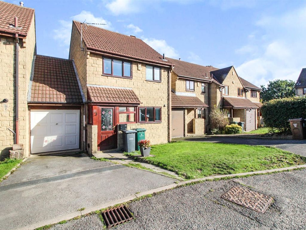 3 bed semidetached house for sale in Martindale Close, Bradford BD2