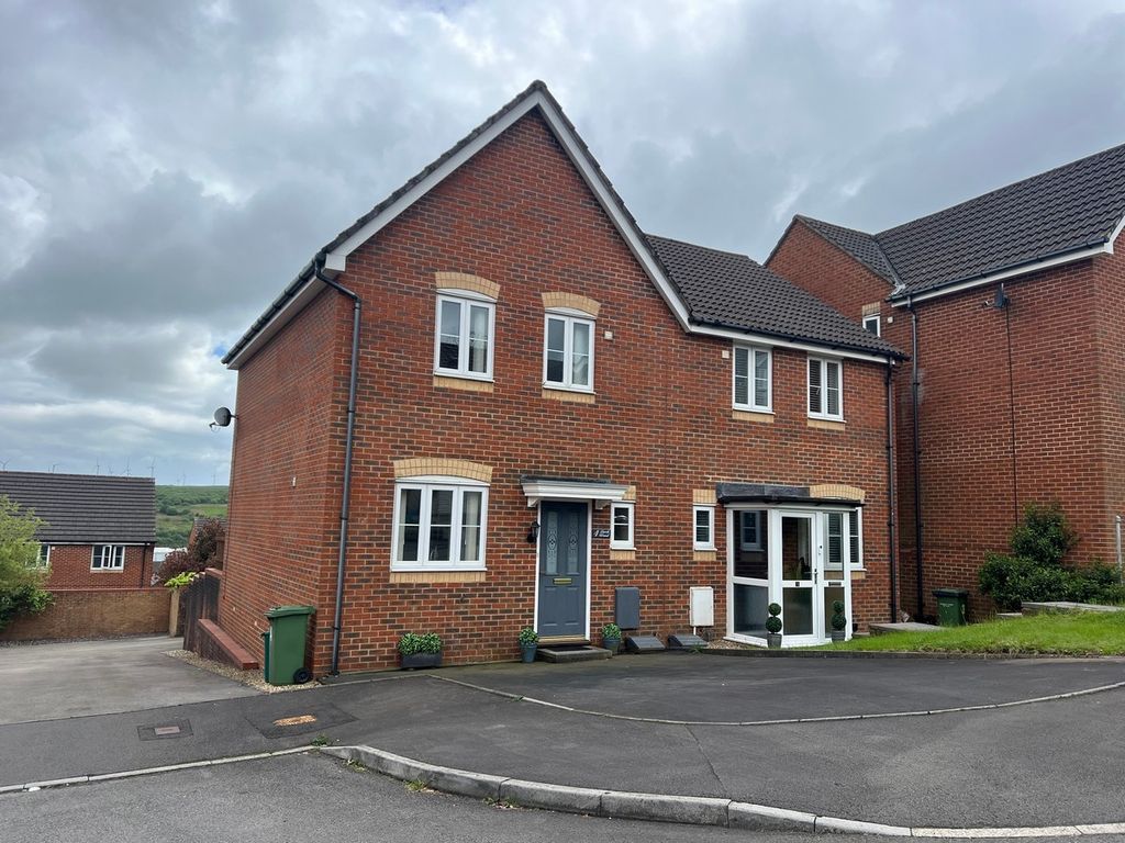 3 bed semidetached house for sale in Larch Wood Tonyrefail