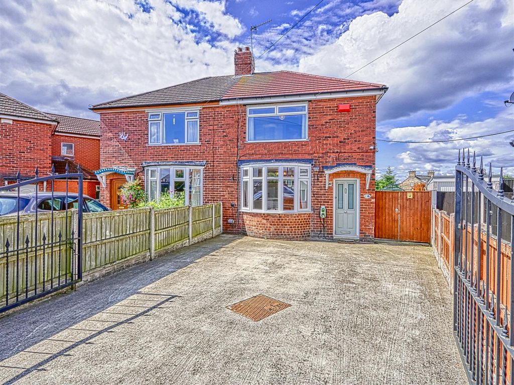 3 bed semidetached house for sale in Rayleigh Avenue, Brimington
