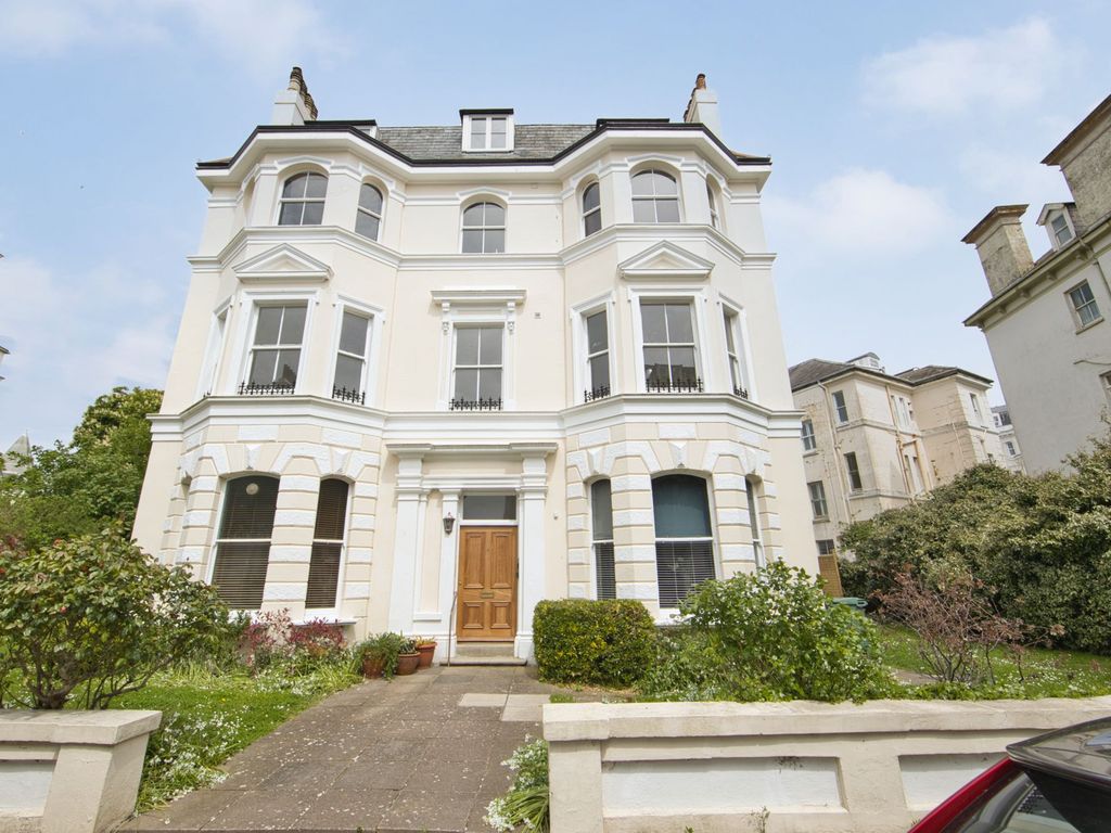 2 bed flat for sale in Clifton Crescent, Folkestone CT20 Zoopla