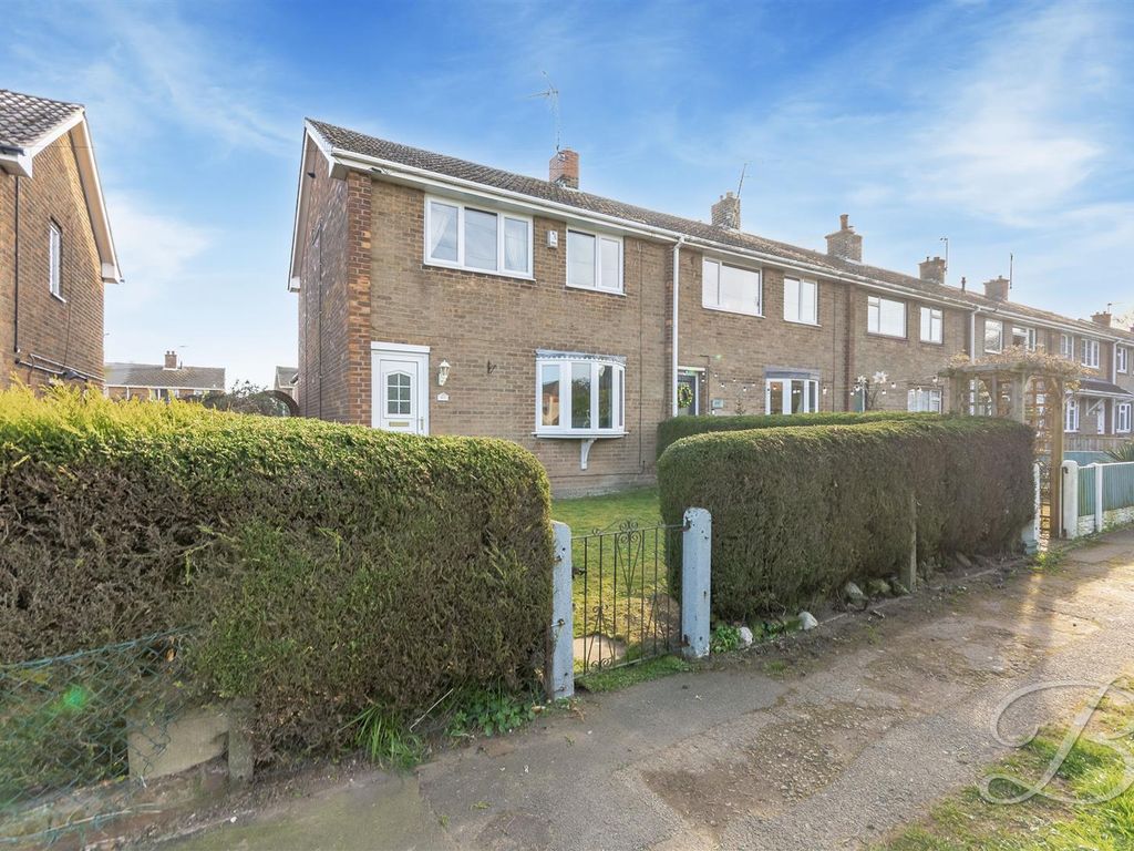 3 bed end terrace house for sale in Kirklington Road, Rainworth