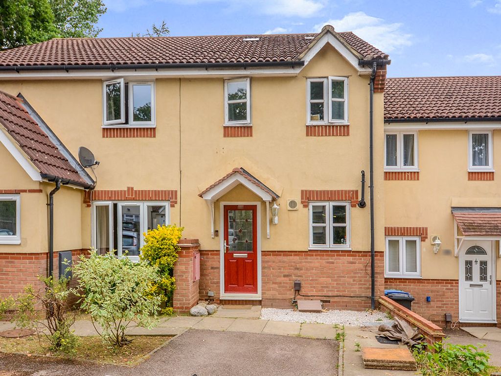 2 bed terraced house for sale in Lingmoor Drive, Watford, Hertfordshire
