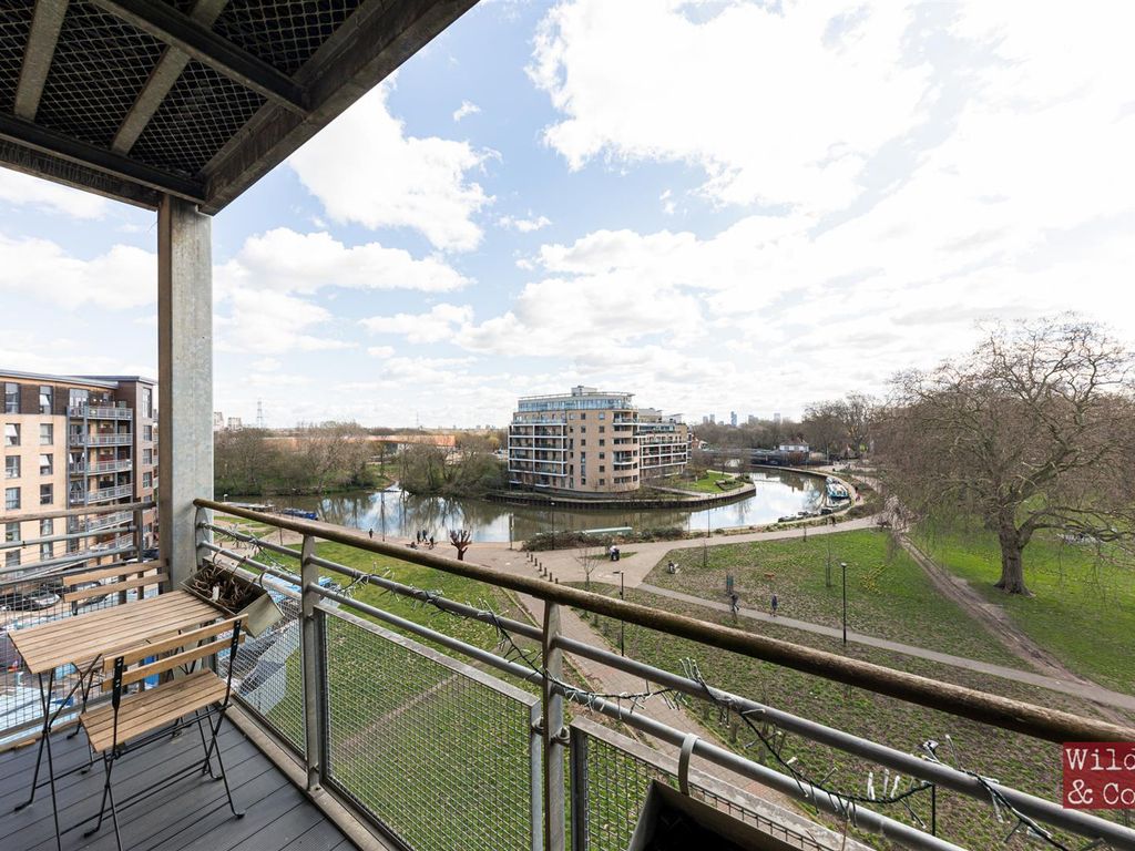 1 bed flat to rent in Limehouse Lodge, Harry Zeital Way, Hackney E5, £