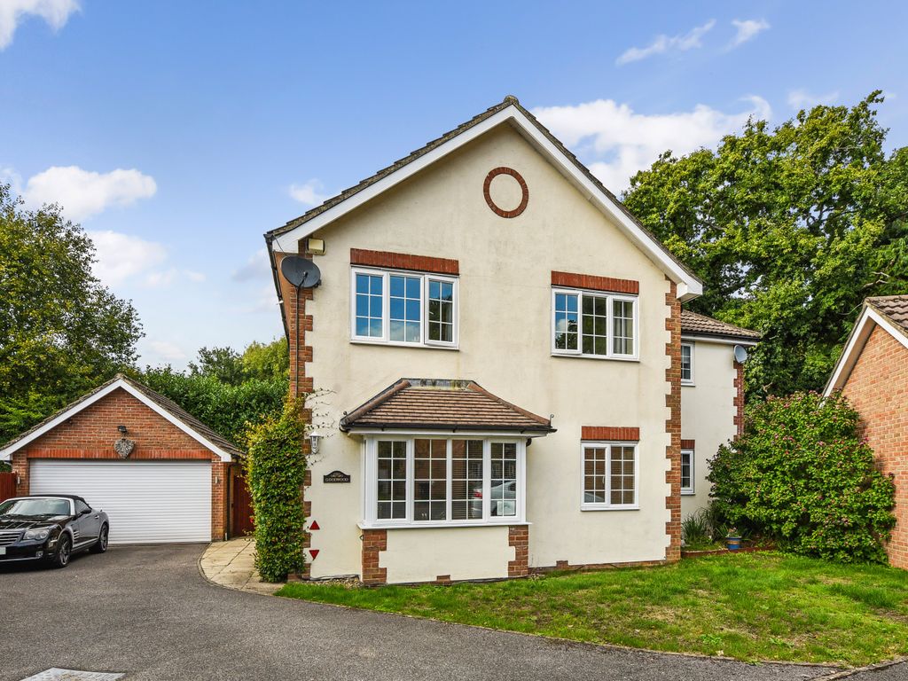 5 bed detached house for sale in Washford Lane, Bordon, Hampshire GU35