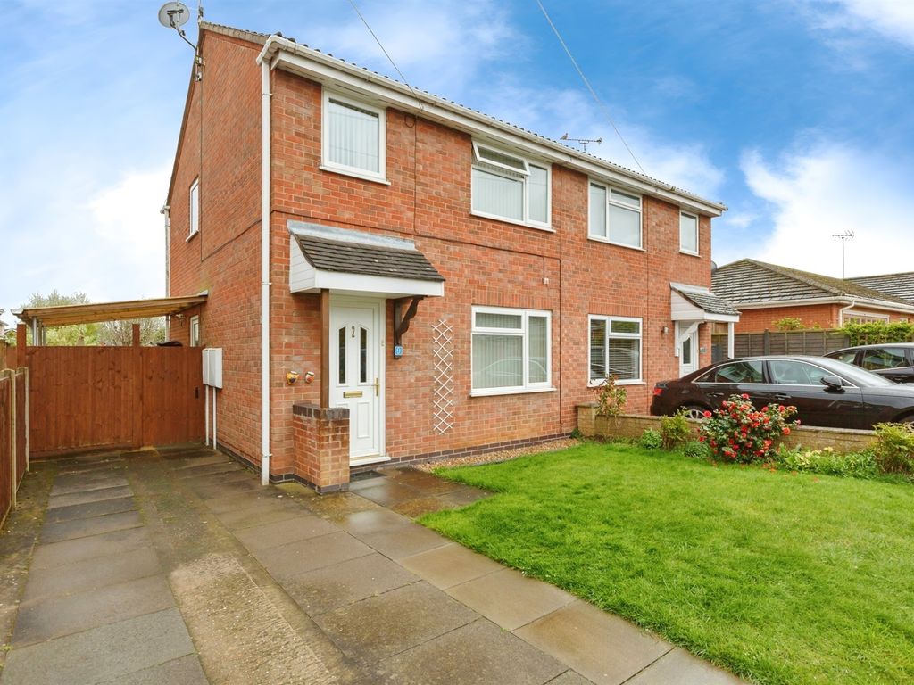3 bed semidetached house for sale in Newby Close, Whetstone, Leicester