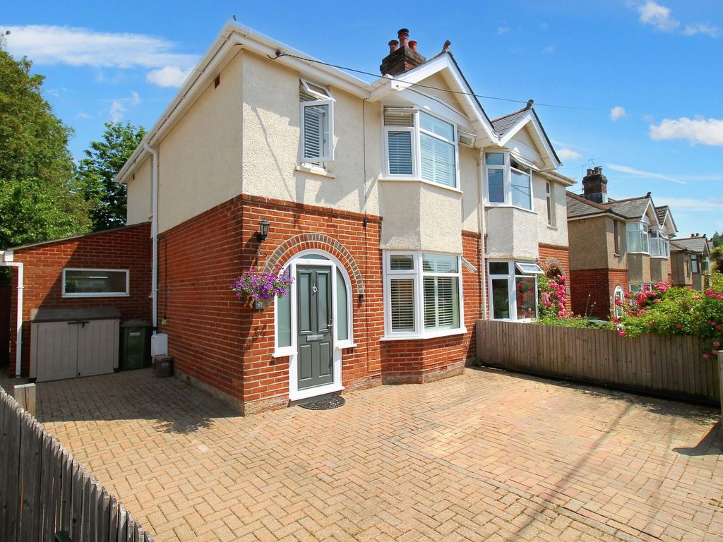 3 bed semidetached house for sale in Edward Avenue, SO50