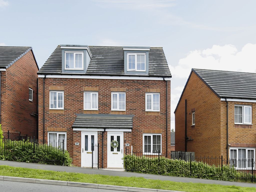 3 bed town house for sale in Ivatt Walk, Shildon DL4, £140,000 Zoopla