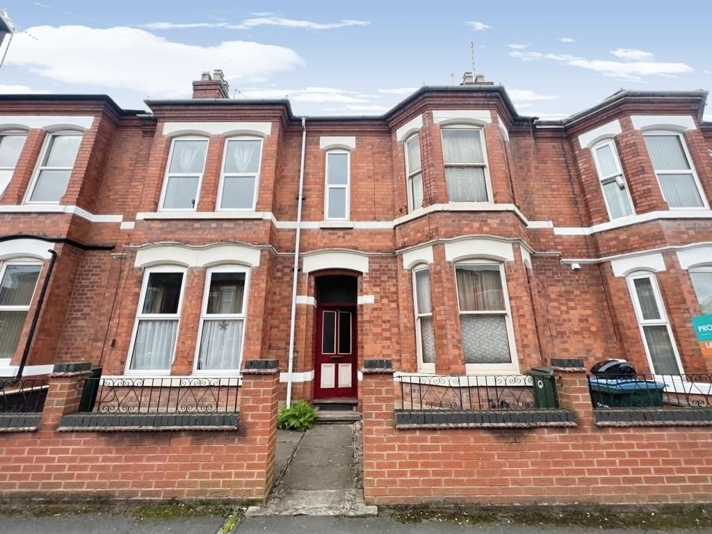 2 bed flat to rent in Regent Street, Earlsdon, Coventry CV1, £895 pcm