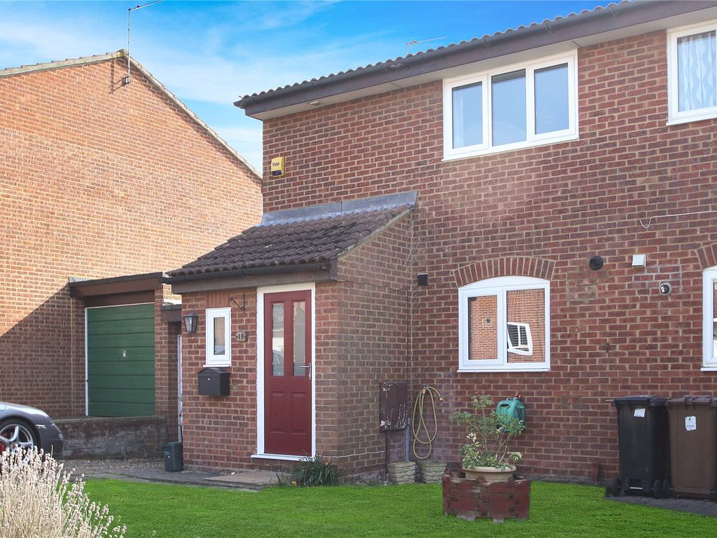 3 bed semidetached house to rent in Wentworth Road, Thame, Oxfordshire, United Kingdom OX9 Zoopla