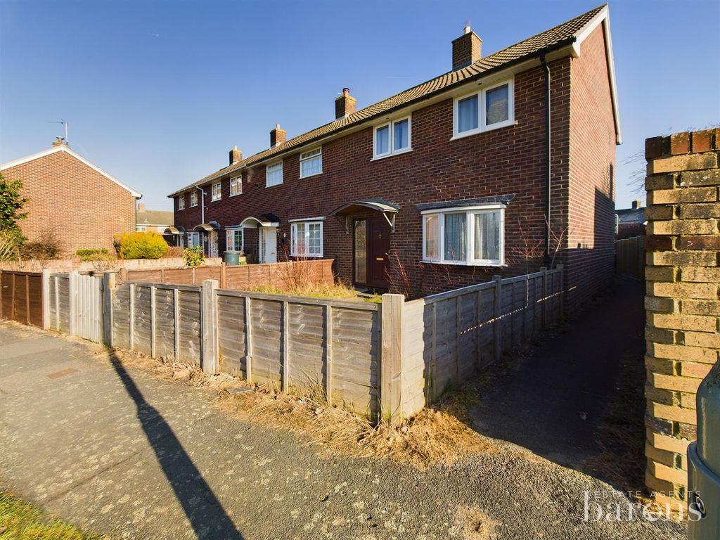 2 bed end terrace house for sale in Pinkerton Road, South Ham