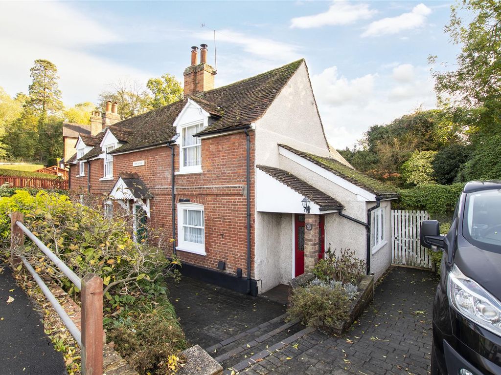 2 bed semidetached house for sale in Roydon Road, Stanstead Abbotts