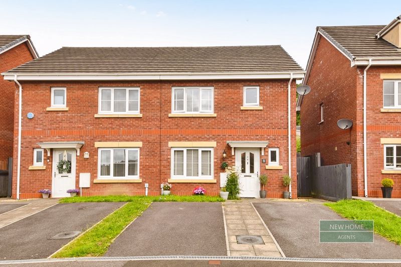 3 bed semidetached house for sale in Clos Y Cwm, Pontardawe, Swansea