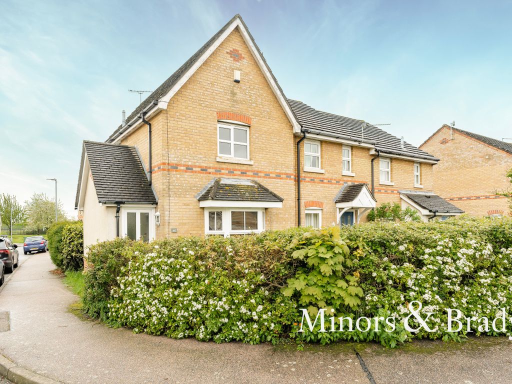 3 bed end terrace house for sale in Dalbier Close, Thorpe St. Andrew