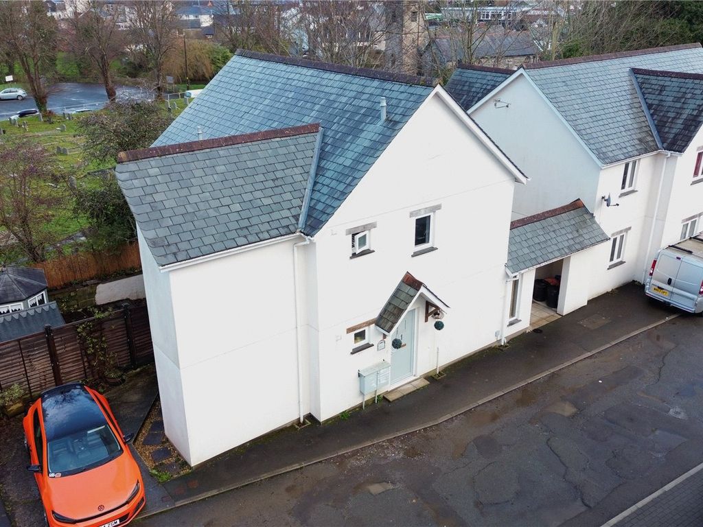 2 bed flat for sale in Riverside, Launceston, Cornwall PL15, £135,000