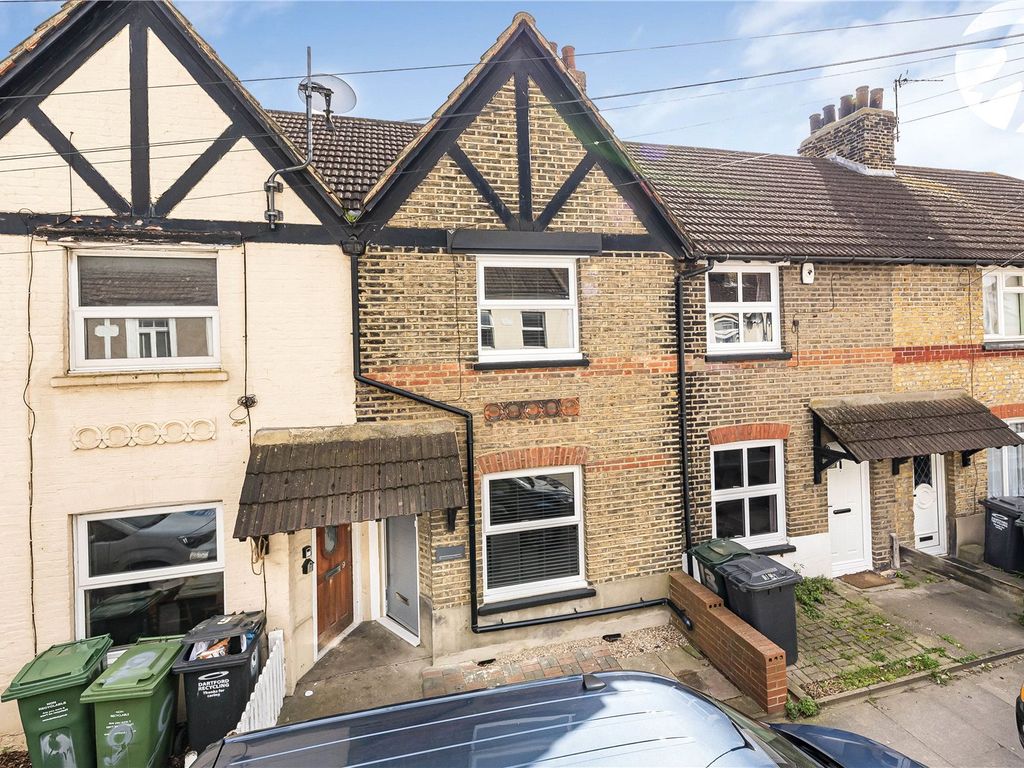 3 bed terraced house for sale in Broomfield Road, Kent DA10