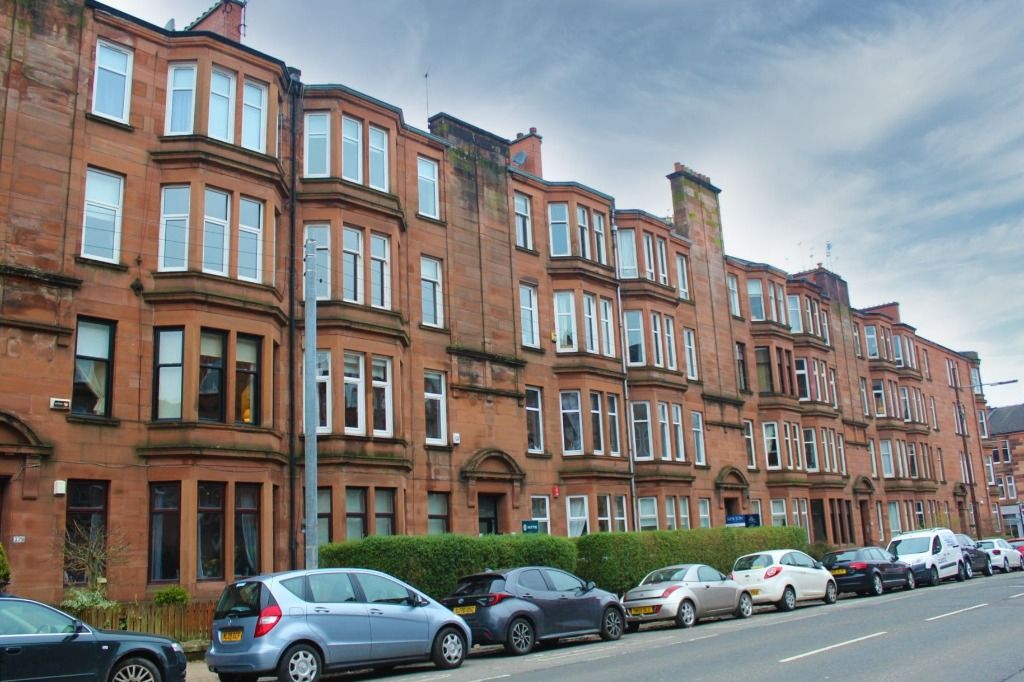 2 bed flat to rent in Crow Road, Broomhill, Glasgow G11, £1,050 pcm