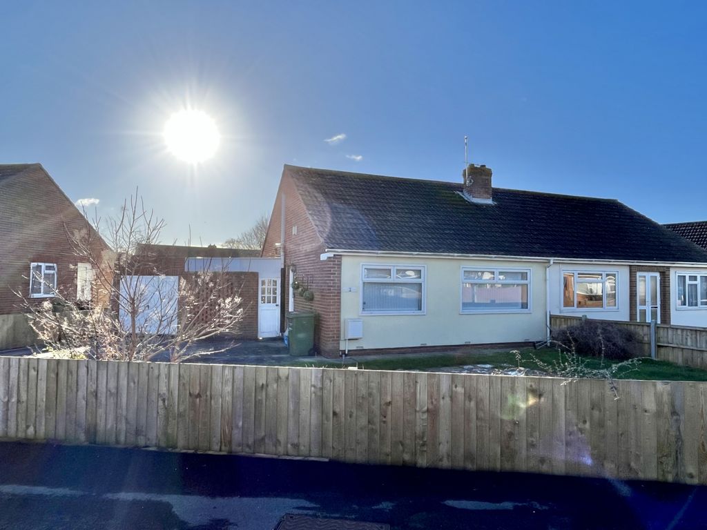 3 bed bungalow for sale in Ashcott Place, BurnhamOnSea TA8 Zoopla