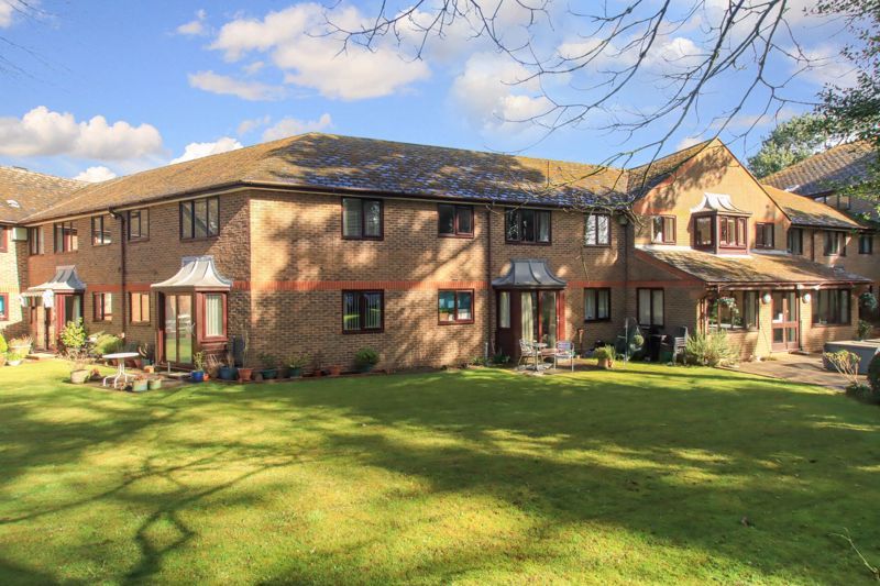 1 bed flat for sale in The Furlong, King Street, Tring HP23 Zoopla