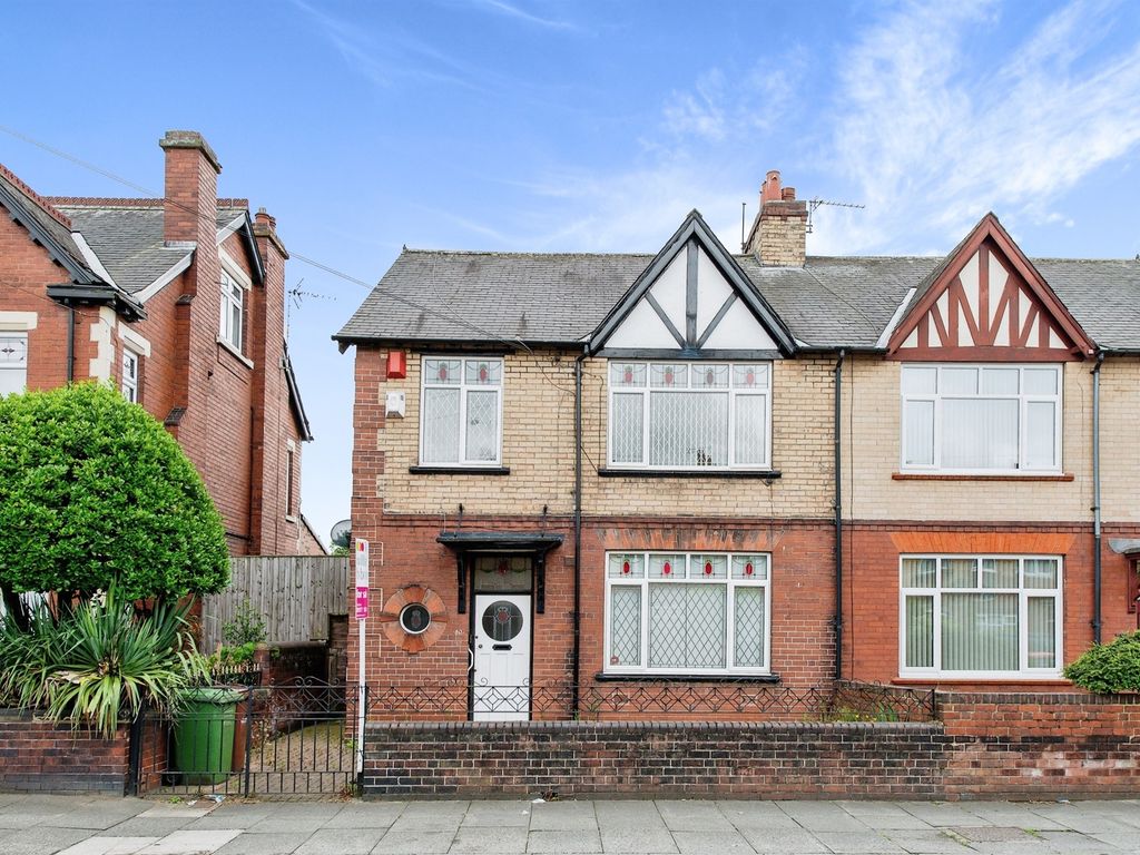 4 bed semidetached house for sale in Smawthorne Lane, Castleford WF10