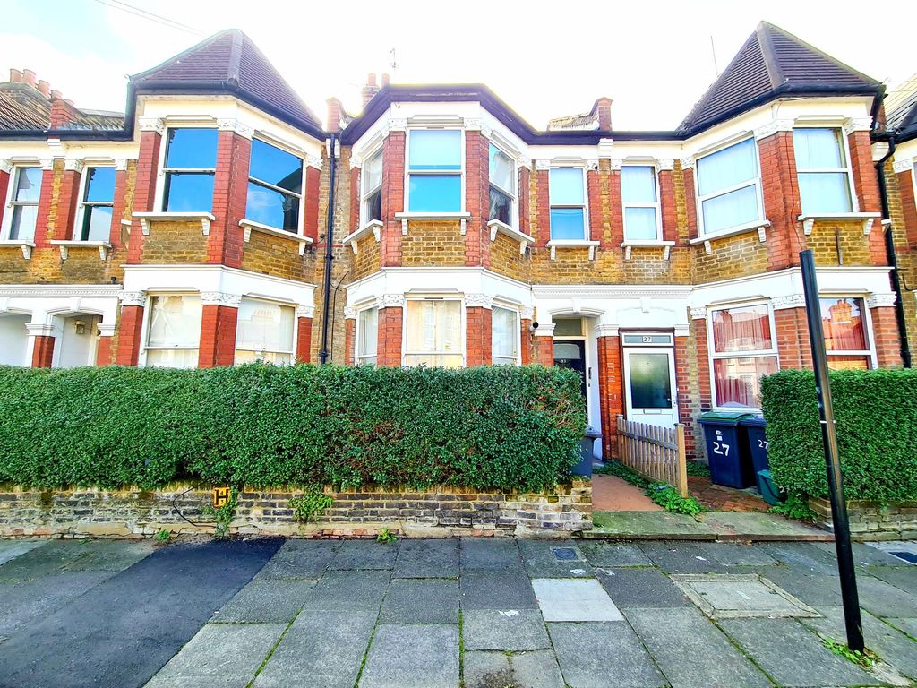 4 bed terraced house to rent in Belmont Avenue, Haringey N17, £2,850 pcm Zoopla