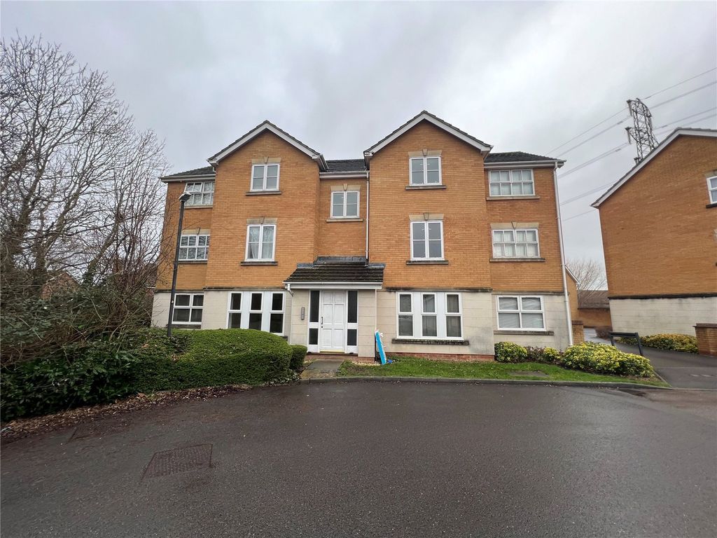 2 bed flat to rent in Thorley Court, North Swindon SN25, £950 pcm Zoopla
