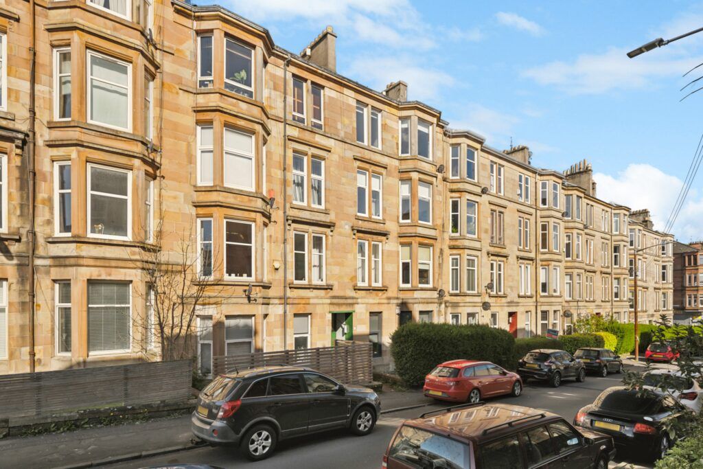 2 bed flat for sale in Walton Street, Shawlands G41, £199,000 Zoopla