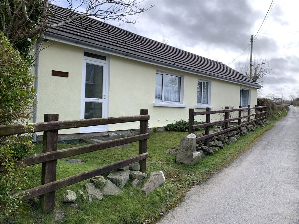 3 bed bungalow for sale in Llanarth, Sir Ceredigion SA47, £145,000 Zoopla