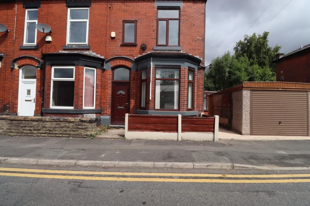 3 bed semidetached house to rent in Talbot Road, Hyde SK14, £1,100 pcm