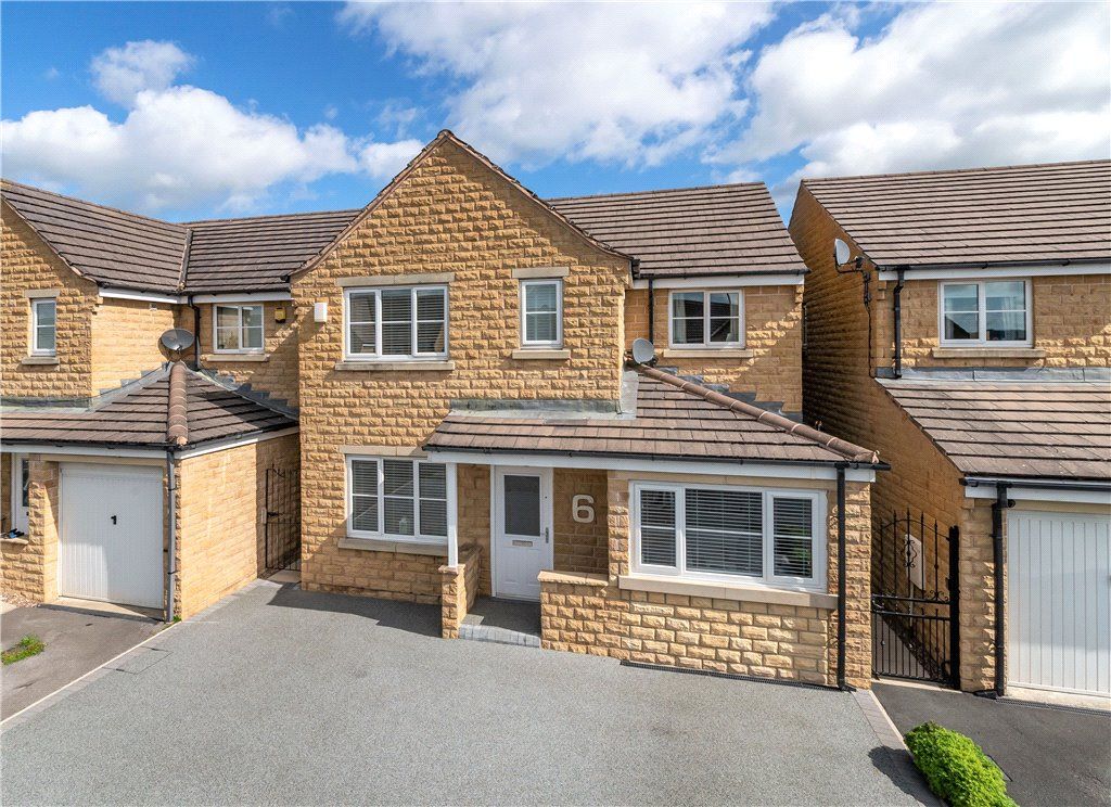 4 bed detached house for sale in Tulyar Court, Gilstead, Bingley, West